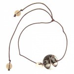 Titli - mini bracelet nacre teens- baskets marron- bijou artisanal